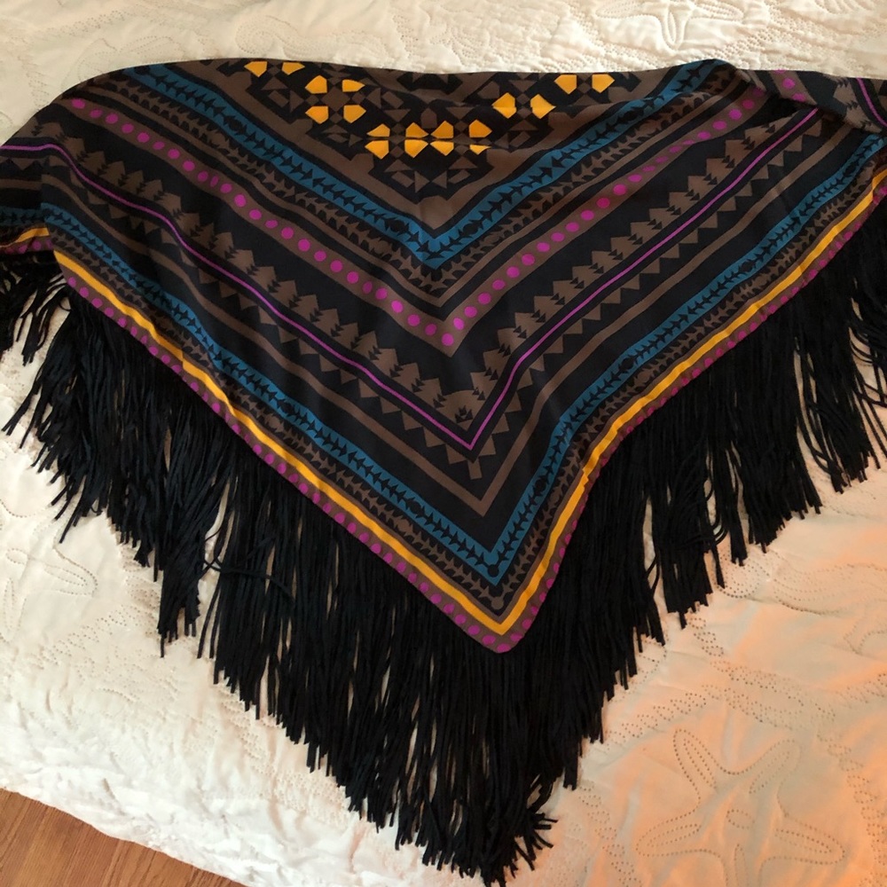 Fringe scarf